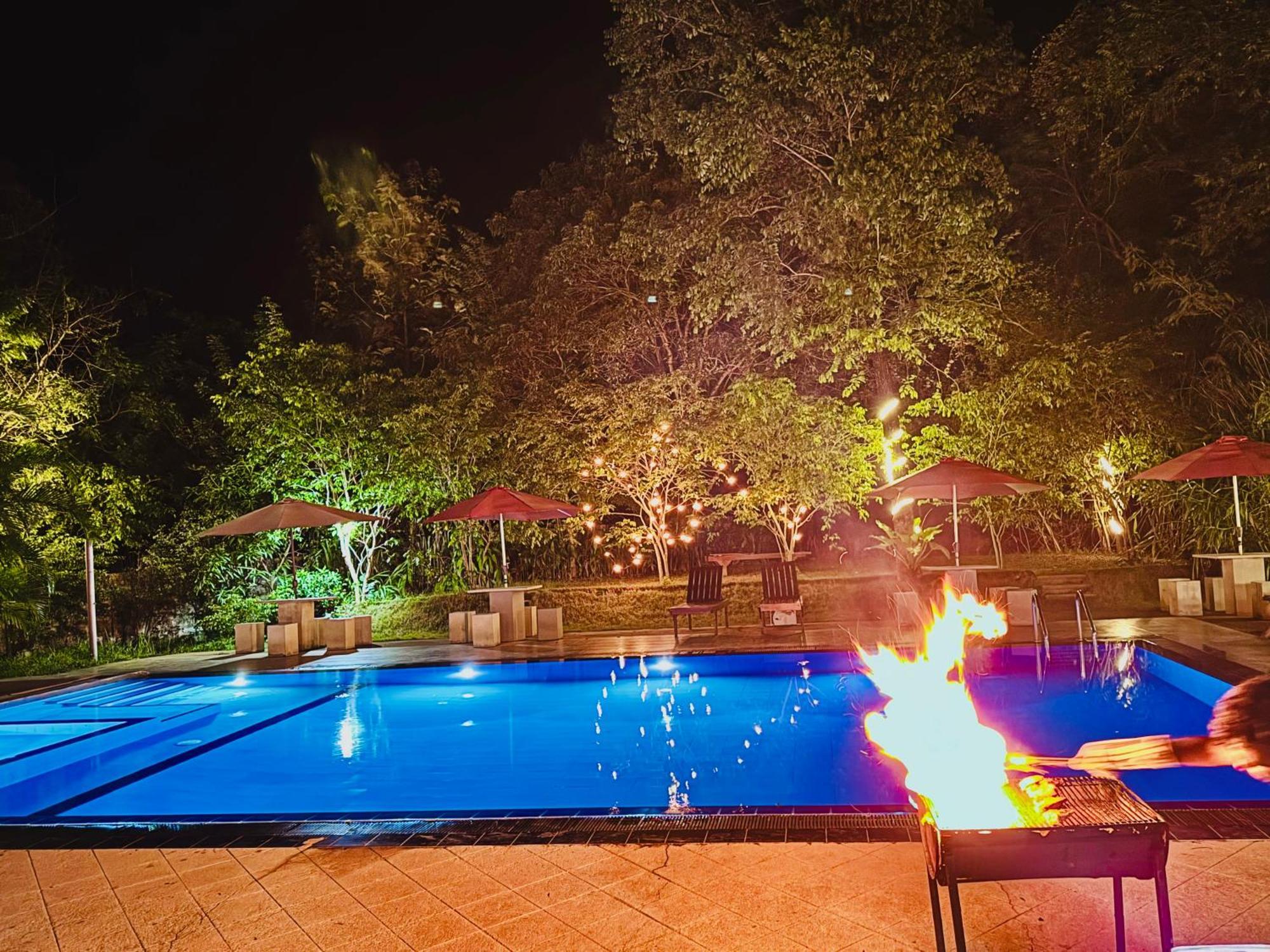 Hotel Woodland Sanctuary Habarana Esterno foto